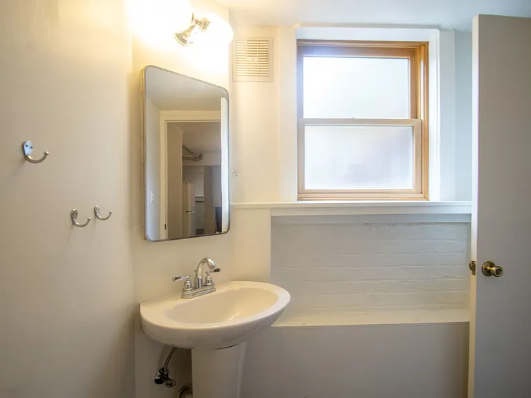 2266 NW Johnson St #4 — Photo 13