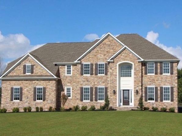 2 Robin Hill Way