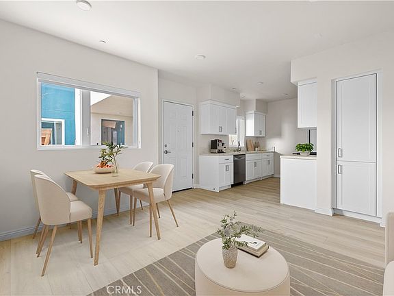3rd image of 1818 S Norton Ave #205