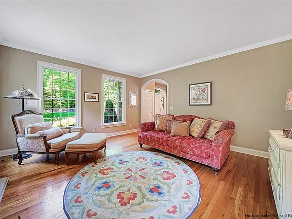 5th image of 13 Arcadia Dr