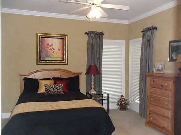 3rd image of 732 Towne Lake Dr