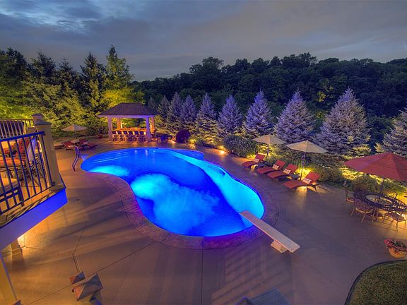 5th image of 941 Rosewood Dr