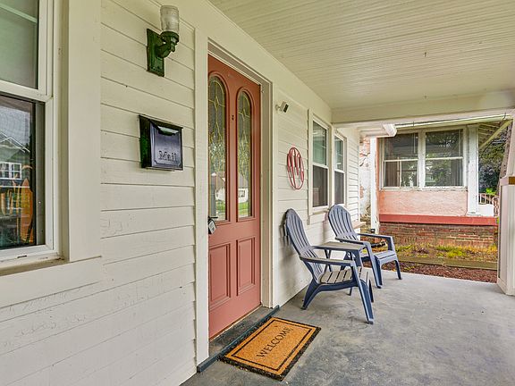 4th image of 3960 Rookwood Ave