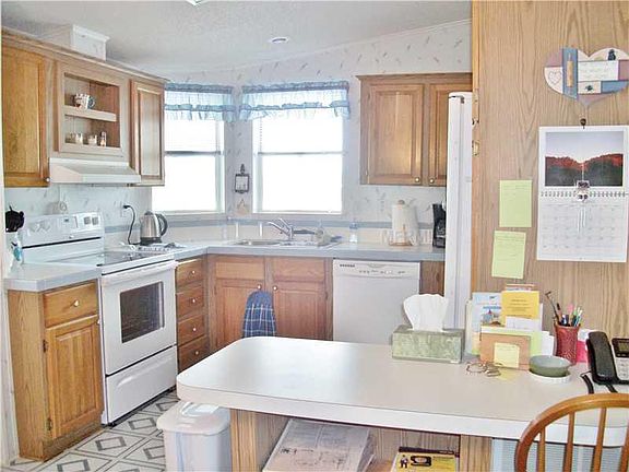 2nd image of 82138 C St N