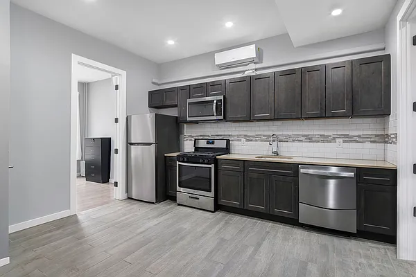 Rented by SERHANT. | media 9