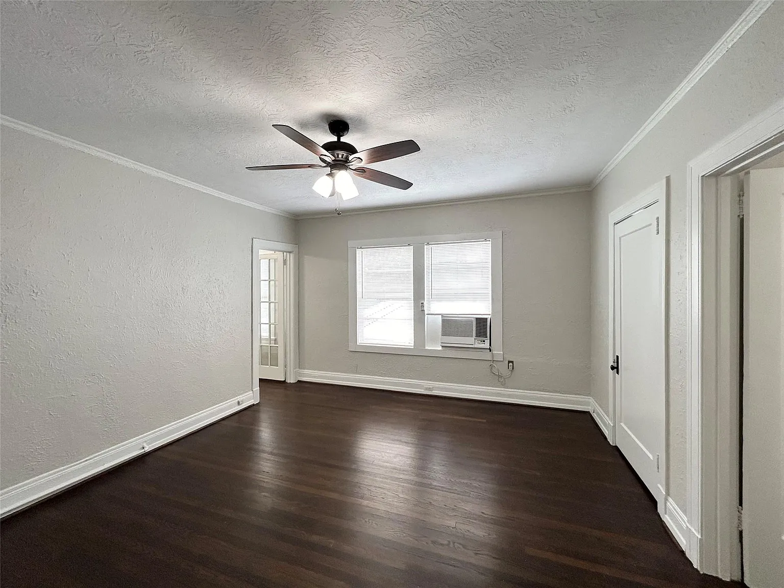 3920 Fannin St — Photo 3