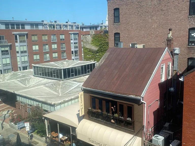 12 Parmenter St #4R — Photo 17