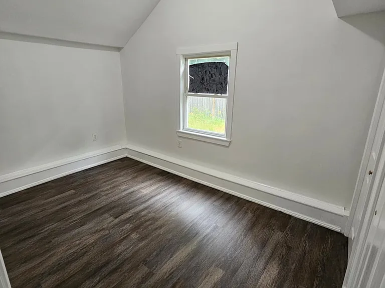 13 South St — Photo 9