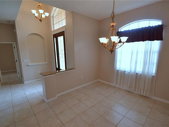 5th image of 32327 Laurel Ct