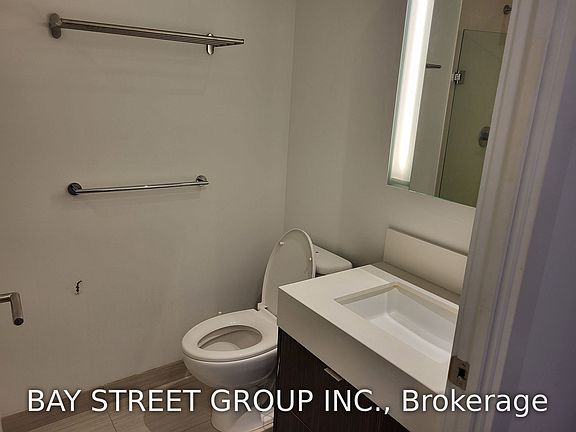 2nd image of 10 York St #3307