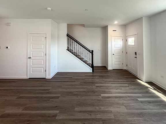 3rd image of 2270 Barbera Dr
