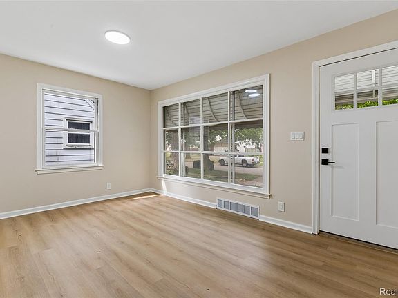 2nd image of 18232 Gaylord