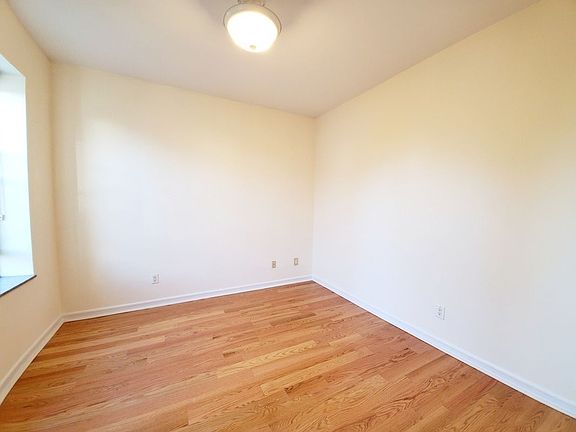 4th image of 244 15th St #4REAR