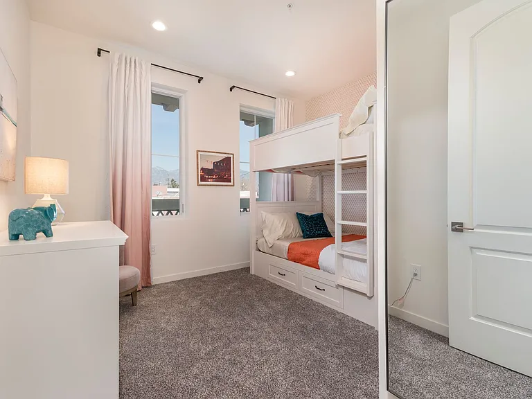 Mission View Residences — Photo 27