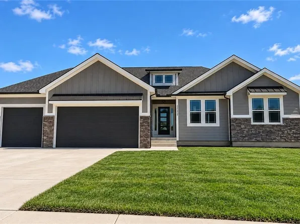 2351 Foxtail Dr, Kearney, MO 64060