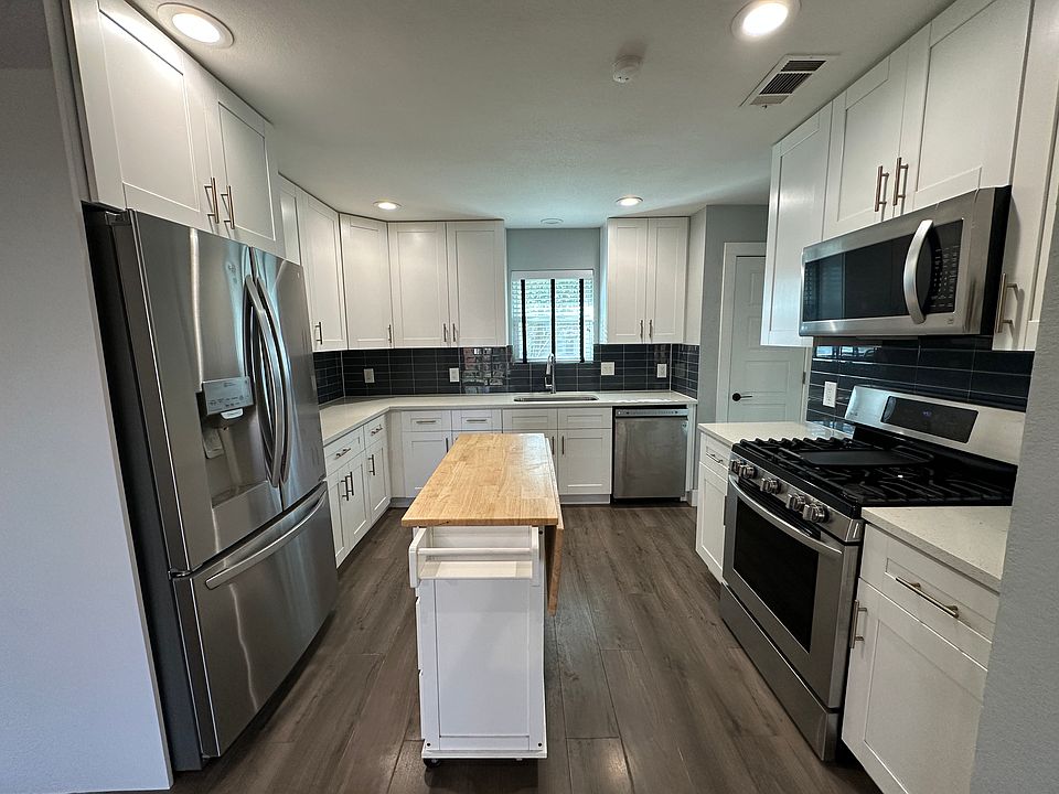 Spacious kitchen with new appliances