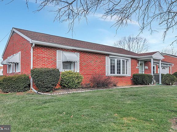 4th image of 17326 Ontario Dr