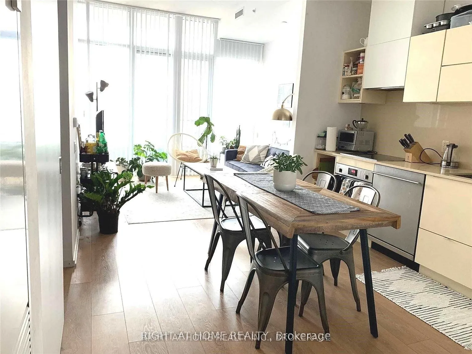 2 bed, $2,375 — Photo 3