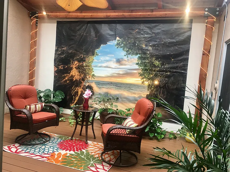Central Yard (Enclosed Sunroom)