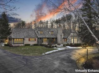 16560 Woods Edge Ct, Brookfield, WI 53005