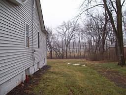 3rd image of 371 Davidson Ave