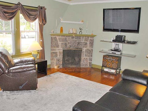 5th image of 14 Gilbert Ct
