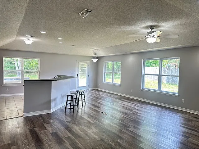 Building Photo - 543 Ard Dr