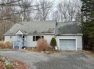 7251 Winnebago Dr, Pocono Lake, PA