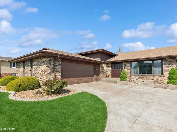 1310 Willow Ln, Schererville, IN 46375