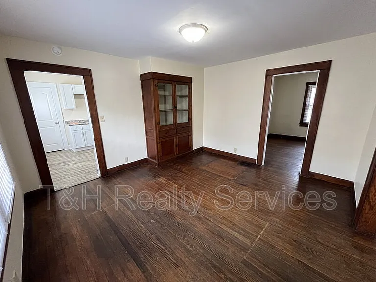 1534 Dawson St — Photo 8