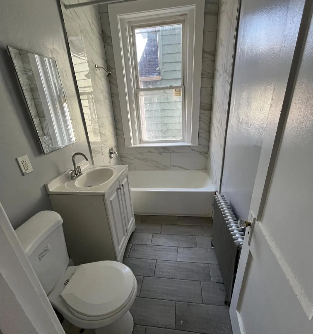 14 Portland St — Photo 3