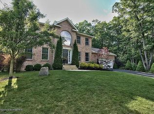 47 W Shore Dr, Jefferson Township, PA 18436