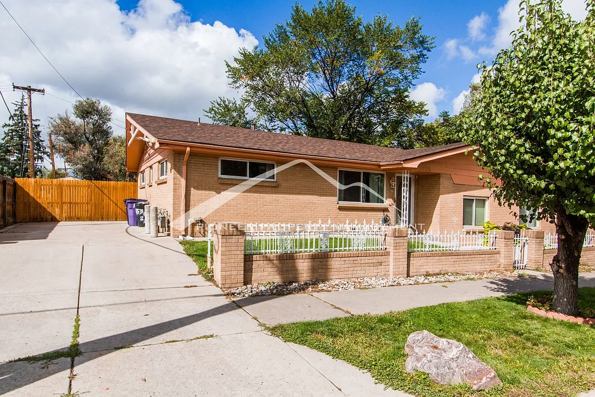 Building Photo - 3625 Wolff St