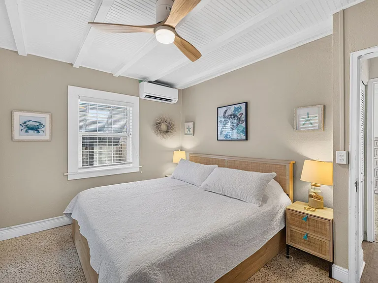 601 NE 14th Pl — Photo 25