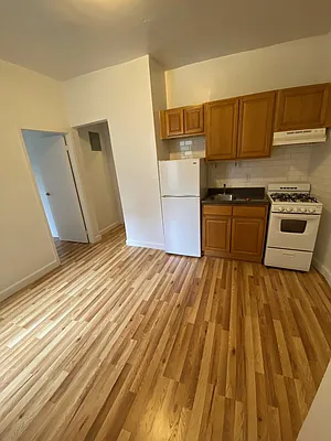 Rented by GreenVill Real Estate LLC | media 11