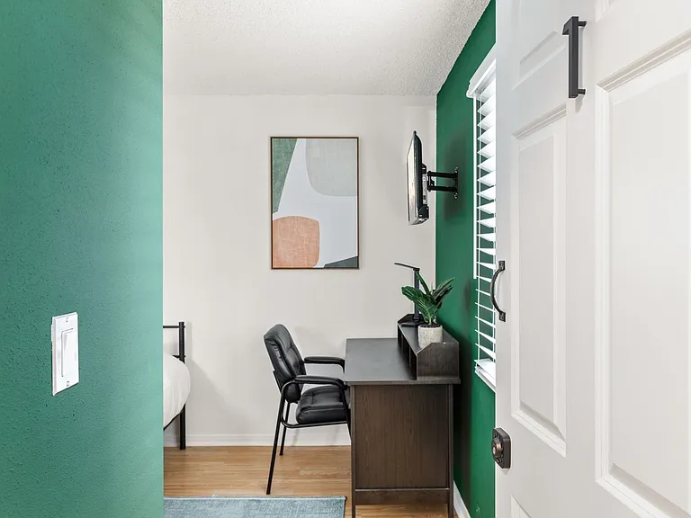 1823 Pelham Ave #1 — Photo 6