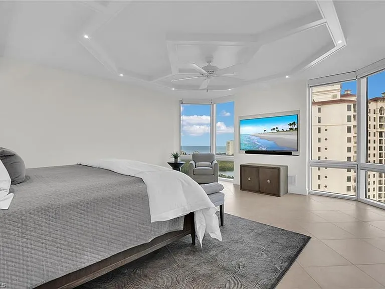 7515 Pelican Bay Blvd #17D — Photo 19