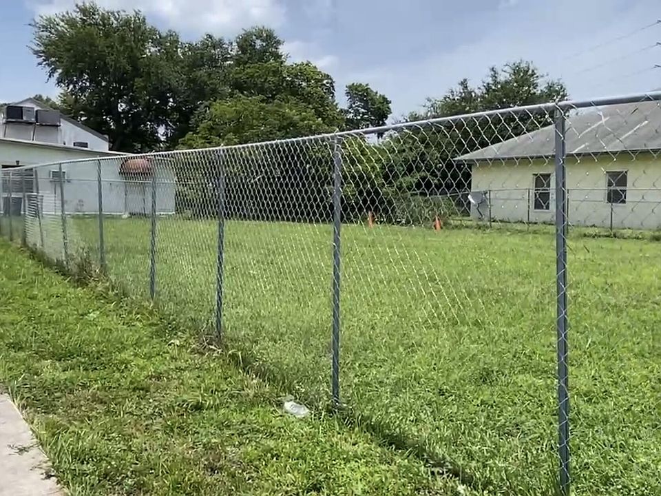 1st image of 310 NE 5th Ave