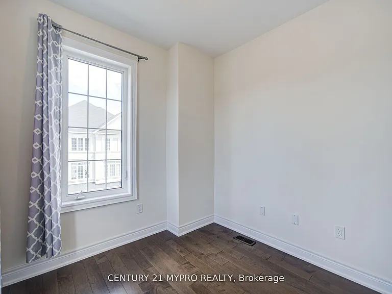 7 Latchford Ln — Photo 37