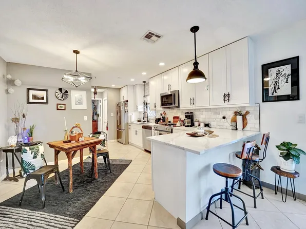 381 NE 42nd Street, Oakland Park, FL 33334