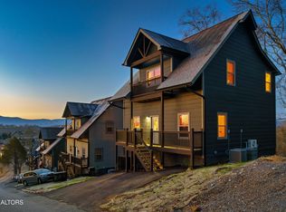 2127 Eagle Feather Dr, Sevierville, TN 37876