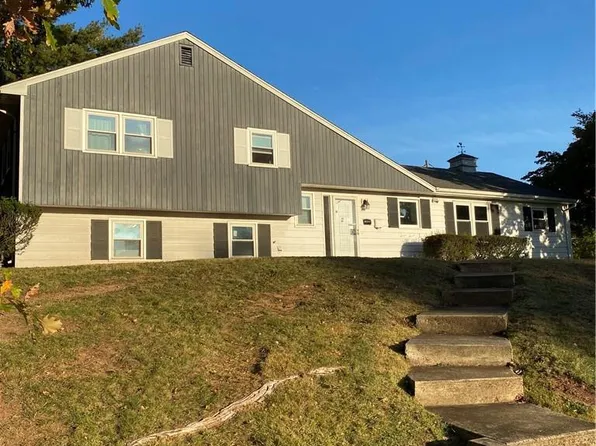 2 Larch Court, West Nyack, NY 10994