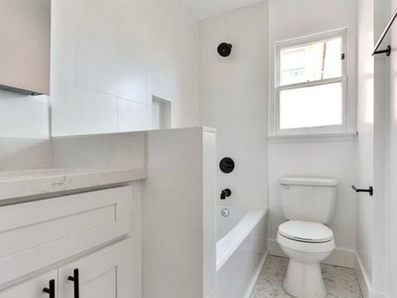 5th image of 1138 Princeton St #C