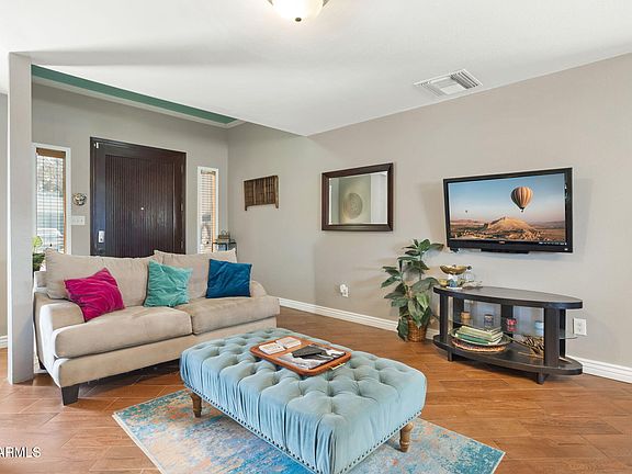 4th image of 2220 E Blanche Drive