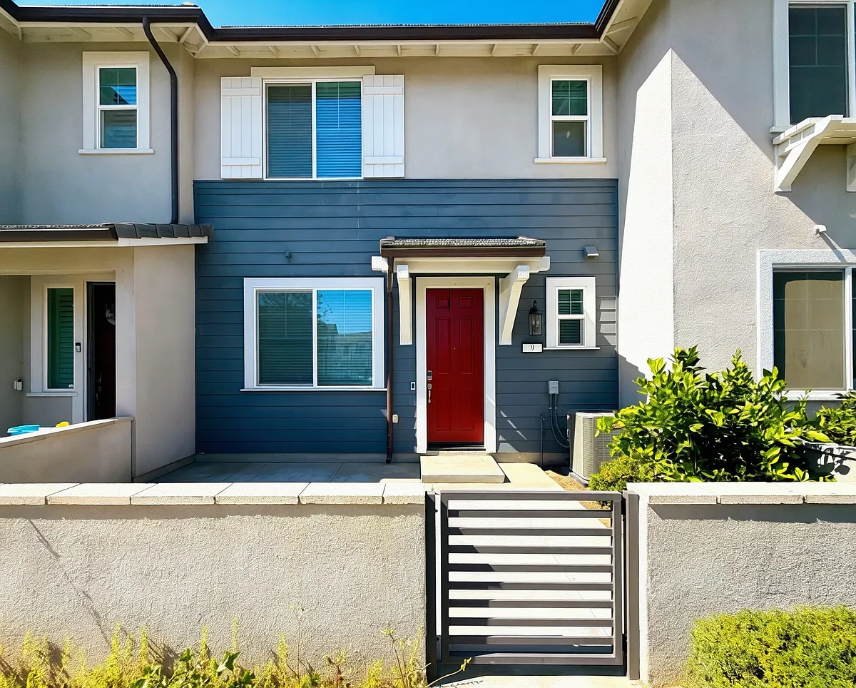 Building Photo - 4036 Peony Paseo #9