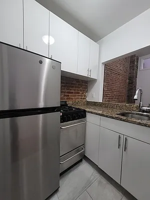 Rented by Douglas Elliman | media 7