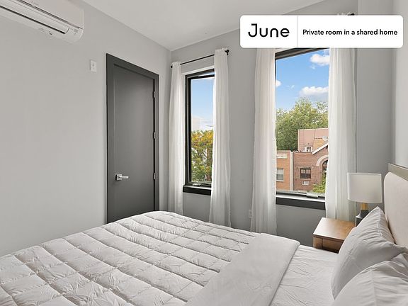 3rd image of 444 Franklin Ave #B