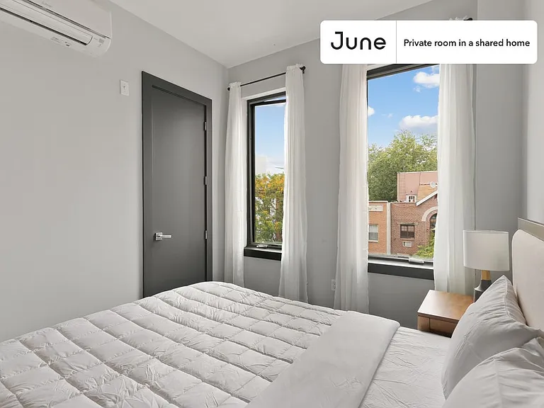 444 Franklin Ave #B — Photo 3