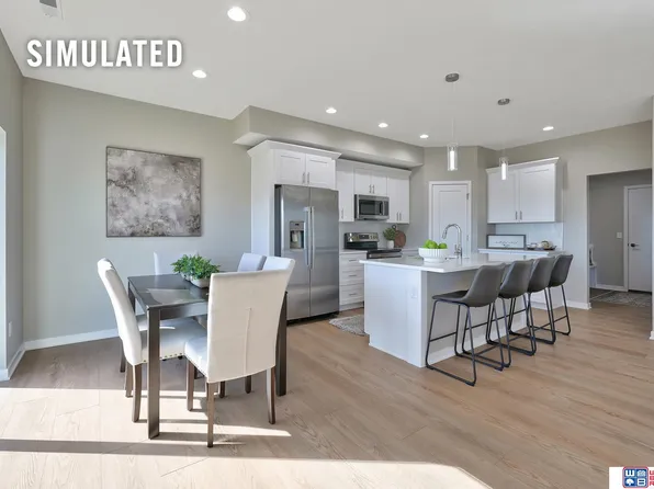 236 N 105th St, Lincoln, NE 68527