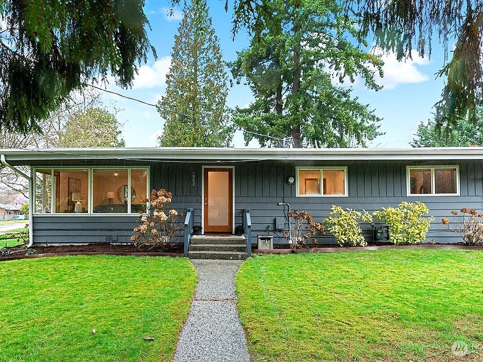 1st image of 4902 NE 7th Place